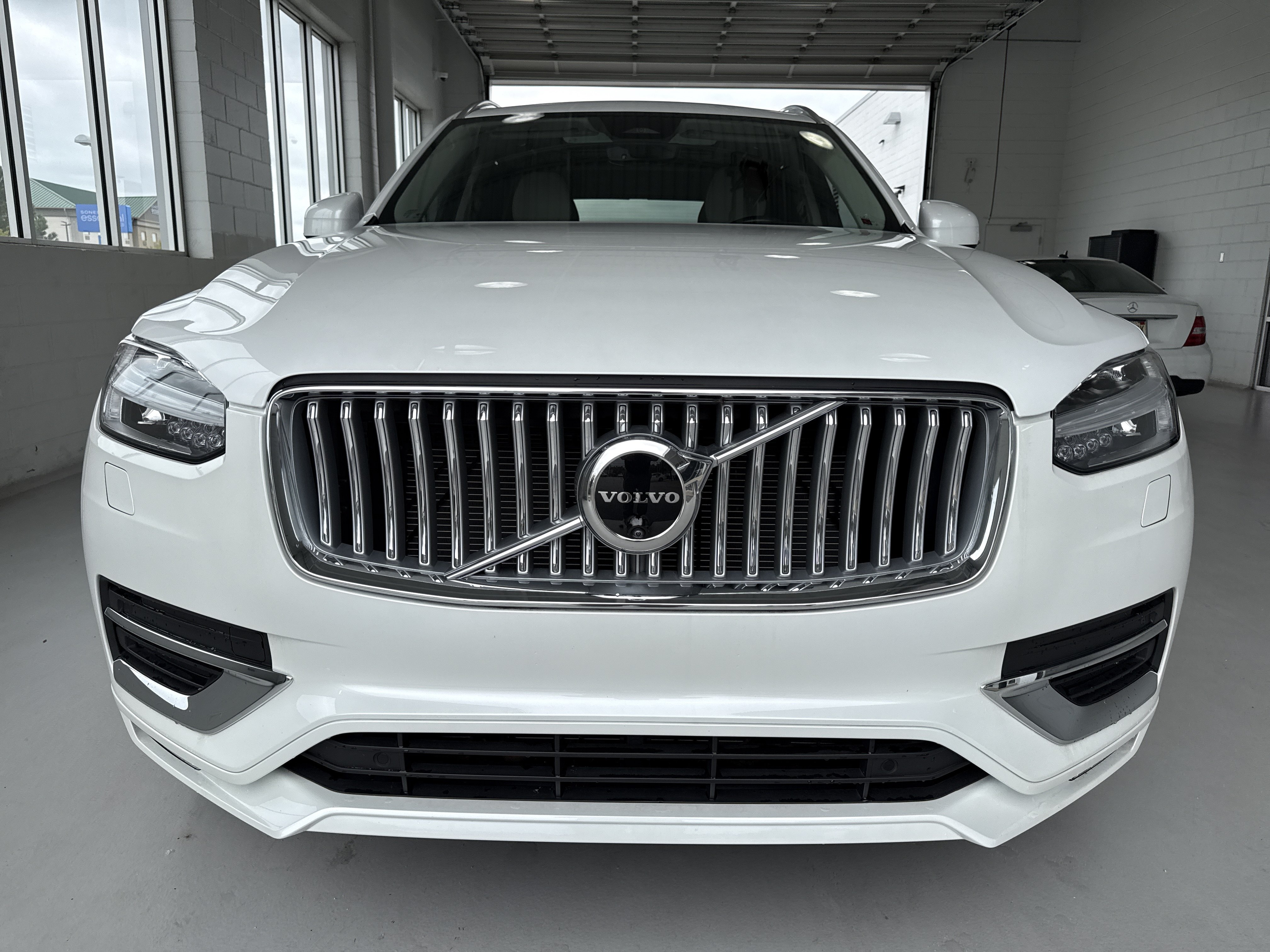 Used 2025 Volvo XC90 B6 Ultra w/ Protection Package AWD/4WD image 16