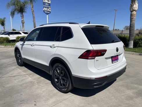 Used 2023 Volkswagen Tiguan SE w/ Panoramic Sunroof Package FWD image 6