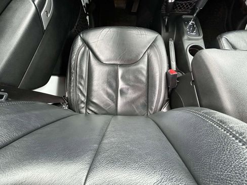 Used 2017 Jeep Wrangler Unlimited Sahara w/ Connectivity Group image 14