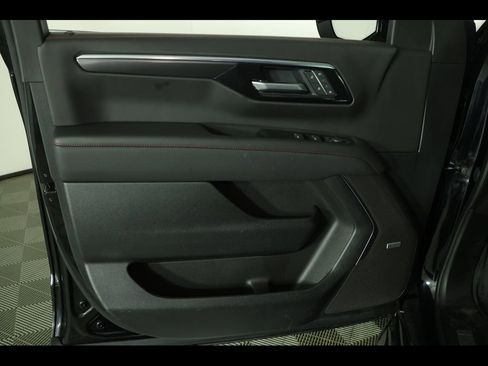 Used 2025 Chevrolet Suburban RST w/ RST Capability Package image 27