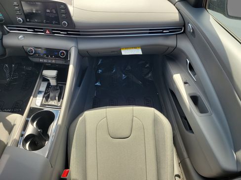 New 2025 Hyundai Elantra Hybrid w/ Cargo Package FWD image 20