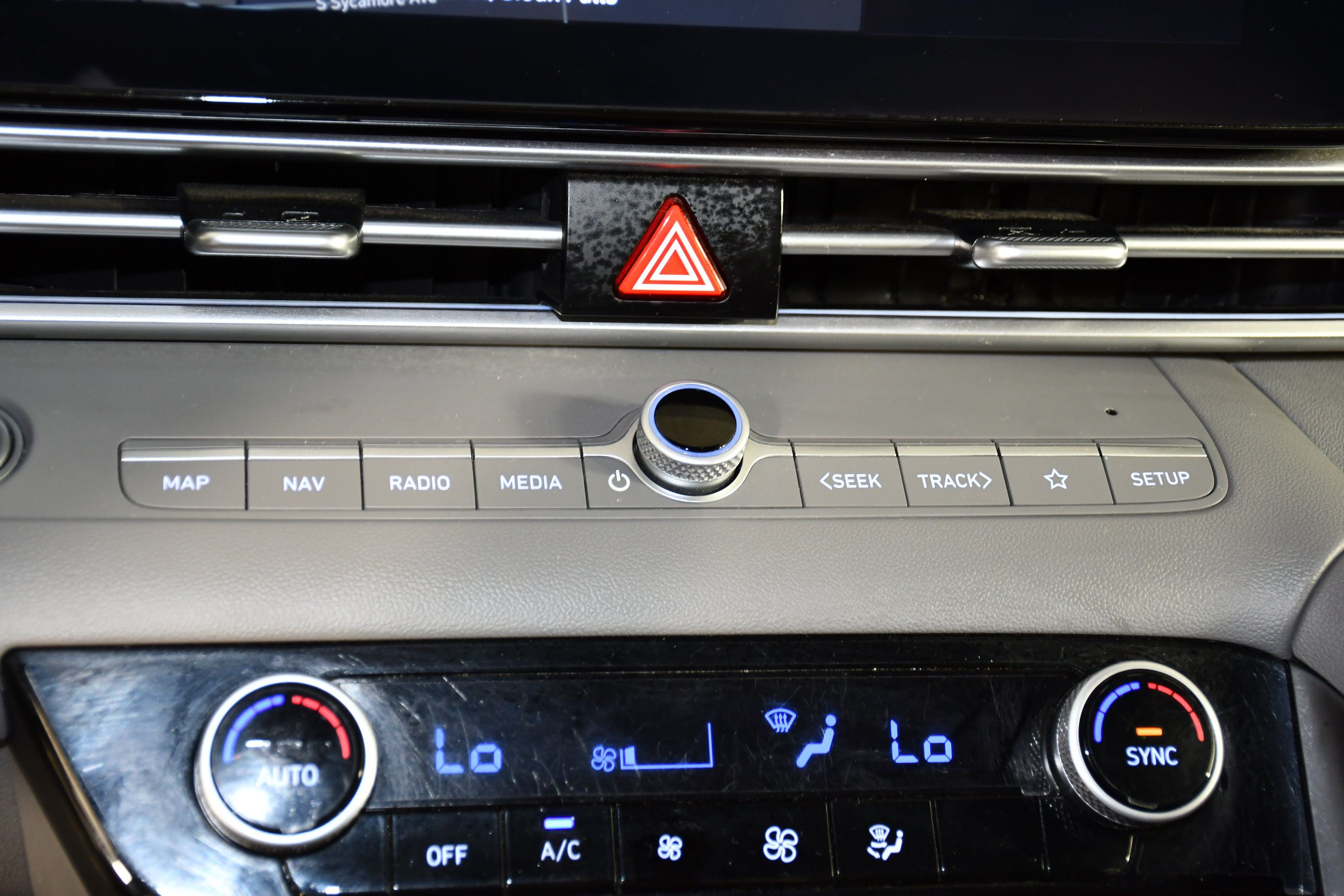 Used 2024 Hyundai Elantra SEL FWD image 29