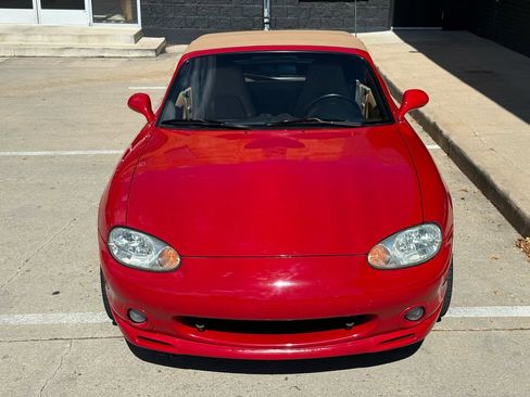 Used 1999 MAZDA MX-5 Miata image 9