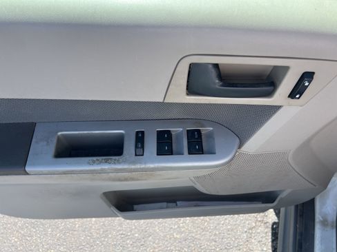 Used 2009 Ford Escape XLT image 16