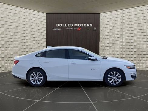 Used 2024 Chevrolet Malibu LT image 3