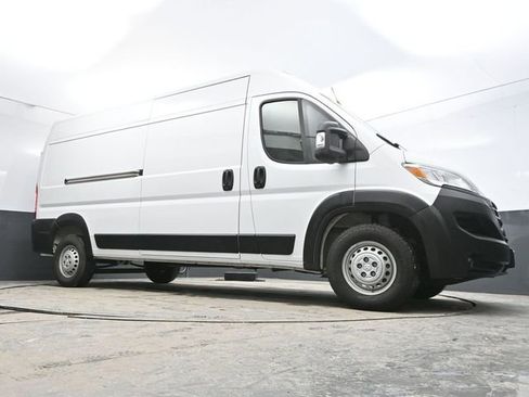 Used 2025 RAM ProMaster 2500 w/ Convenience Group image 23
