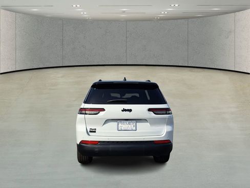 New 2026 Jeep Compass Latitude image 6