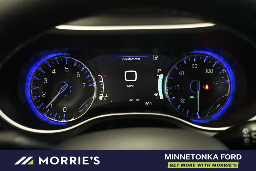 Used 2026 Chrysler Pacifica Select w/ S Appearance Package FWD image 32