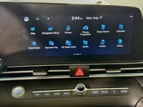 Used 2023 Hyundai Elantra Limited FWD image 21