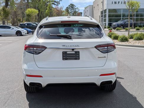 Used 2022 Maserati Levante GT AWD/4WD image 4