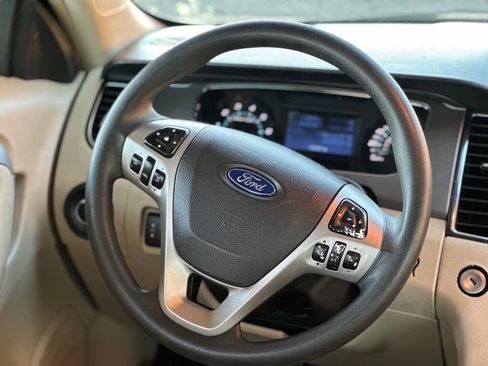 Used 2016 Ford Taurus SE image 9