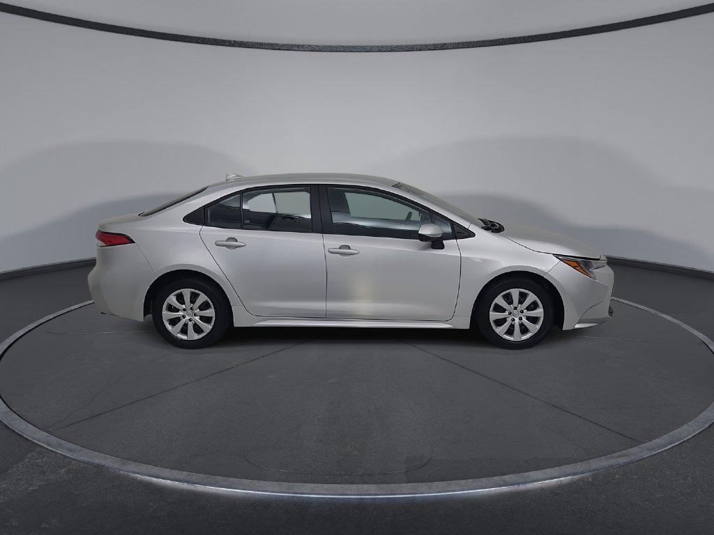 Used 2025 Toyota Corolla LE FWD image 18