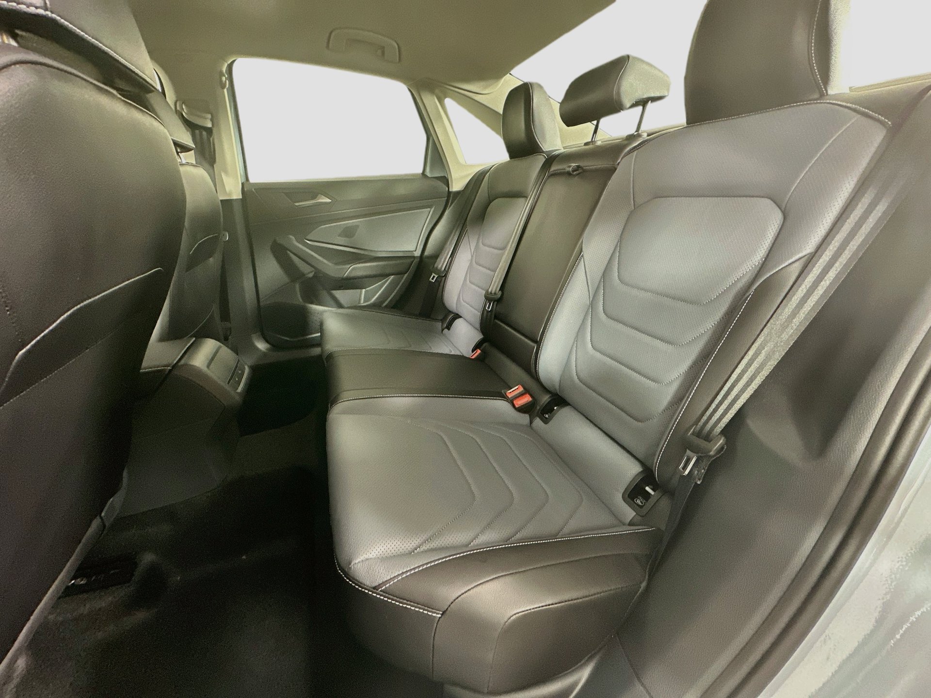 Certified 2026 Volkswagen Jetta SEL FWD image 22
