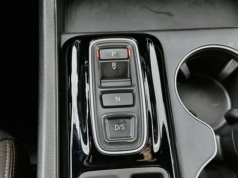 Used 2025 Honda Pilot Sport image 26