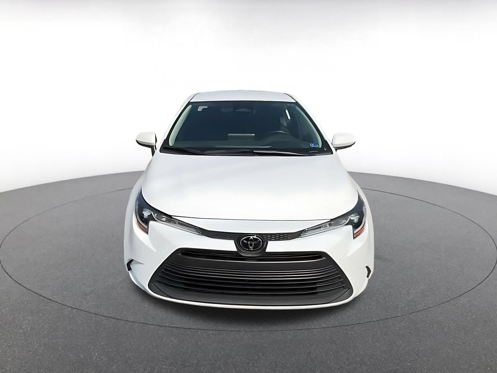 Used 2025 Toyota Corolla LE FWD image 6