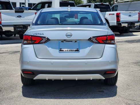Used 2025 Nissan Versa SV FWD image 6