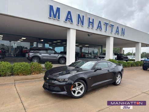 Used 2017 Chevrolet Camaro LT RWD image 1