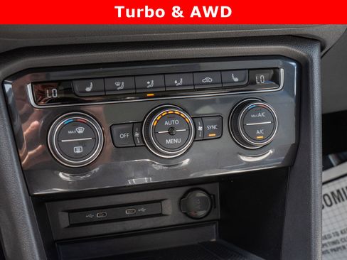 Used 2021 Volkswagen Tiguan SE w/ Panoramic Sunroof Package image 14