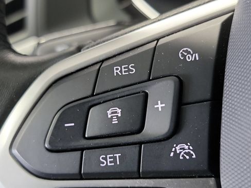 Used 2022 Volkswagen Jetta Sport FWD image 33