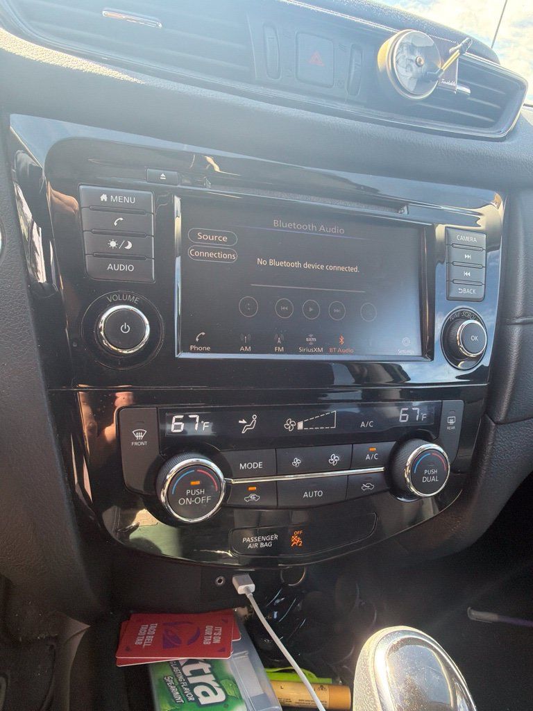 Used 2019 Nissan Rogue SV AWD/4WD image 8