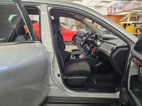Used 2020 Nissan Rogue S AWD/4WD image 30