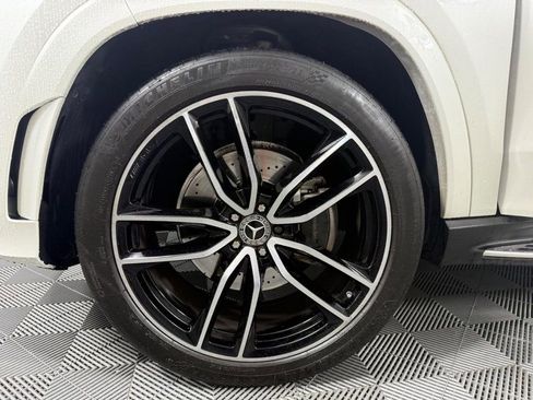 Used 2022 Mercedes-Benz GLS 580 4MATIC image 17