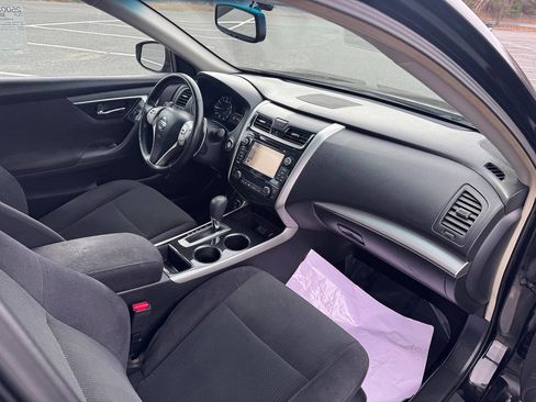 Used 2013 Nissan Altima 3.5 SV w/ Navigation Pkg image 9