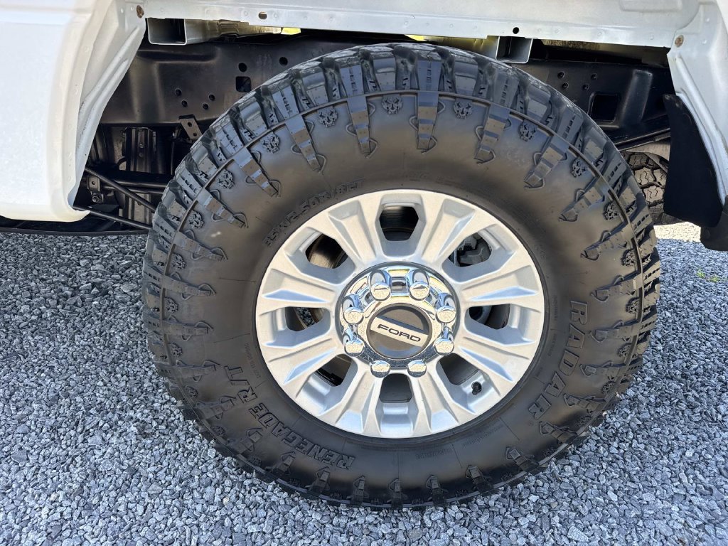 Used 2022 Ford F250 XLT w/ XLT Value Package AWD/4WD image 14