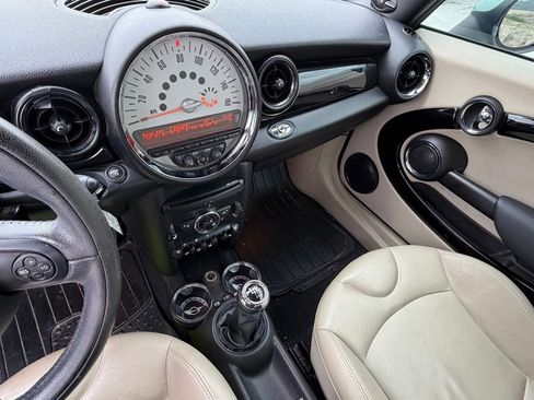 Used 2011 MINI Cooper Convertible image 18