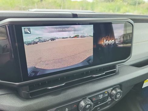 New 2026 Jeep Gladiator Sport AWD/4WD image 22