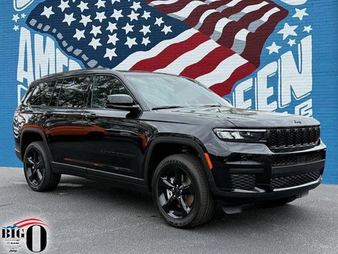 New 2025 Jeep Grand Cherokee L Altitude RWD image 1
