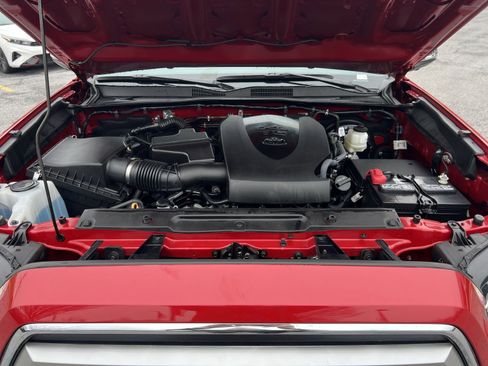 Used 2023 Toyota Tacoma Limited image 27