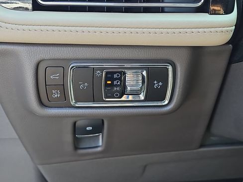 Used 2023 Lincoln Nautilus Reserve w/ Luxury Package AWD/4WD image 13
