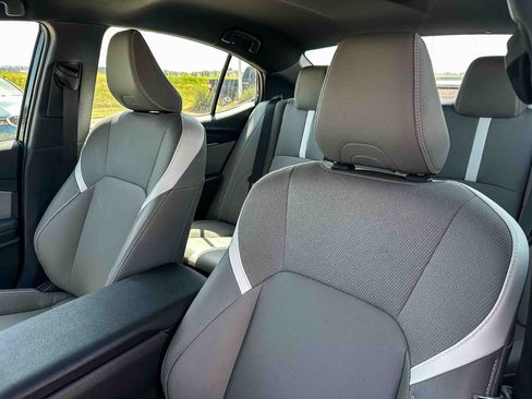 Used 2025 Toyota Camry SE w/ Convenience Package FWD image 14