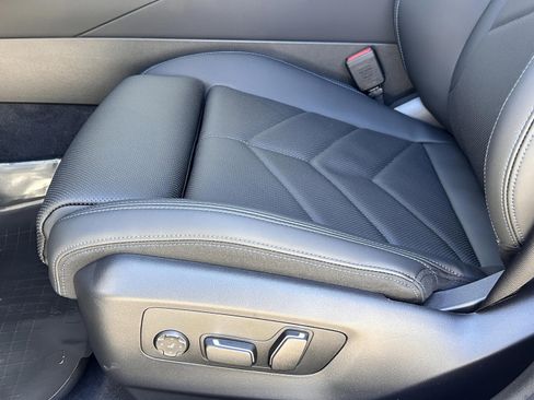 New 2026 BMW 540i xDrive w/ Executive Package image 21