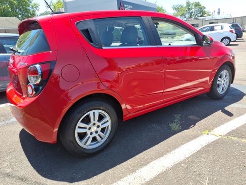 Used 2016 Chevrolet Sonic LT FWD image 2