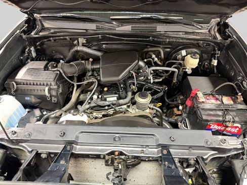 Used 2018 Toyota Tacoma SR w/ SR Convenience Package RWD image 27