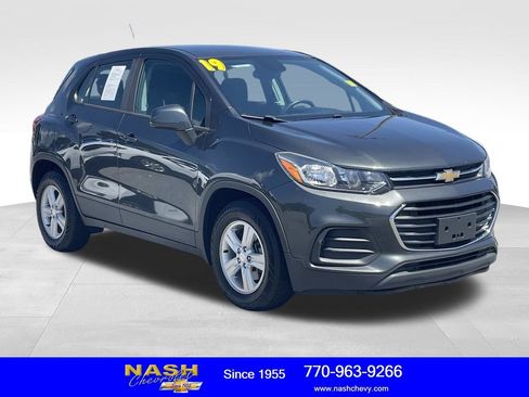 Used 2019 Chevrolet Trax LS FWD image 1