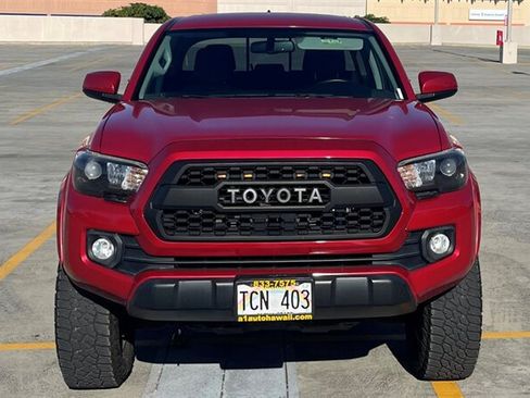 Used 2017 Toyota Tacoma SR5 RWD image 8