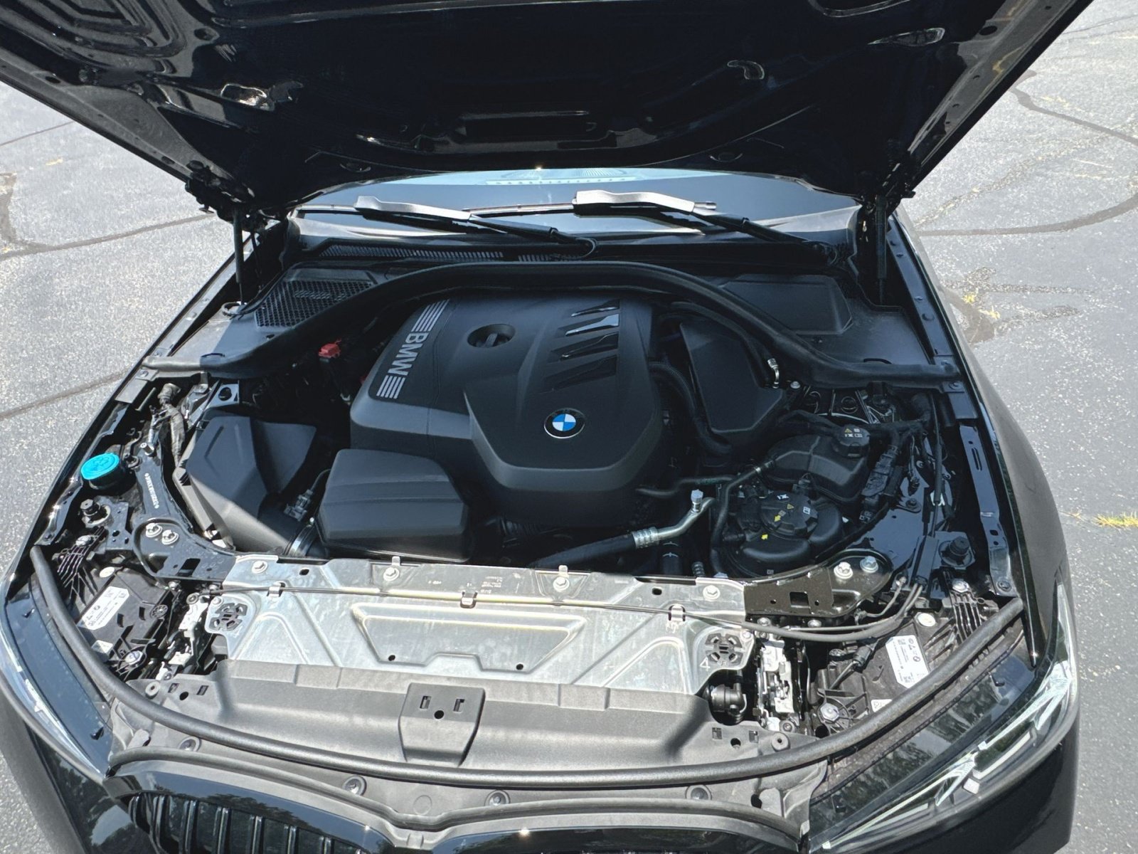 New 2026 BMW 330i Sedan w/ M Sport Package RWD image 37