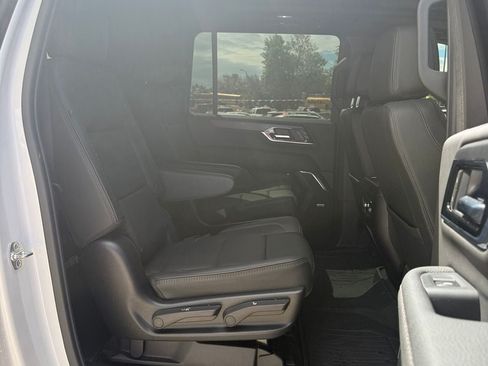 Used 2025 GMC Yukon XL Denali w/ Sun & Power Step Package AWD/4WD image 25