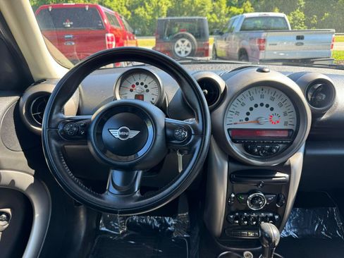 Used 2012 MINI Cooper Countryman FWD image 18