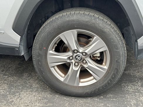 Used 2025 Toyota RAV4 XLE image 4