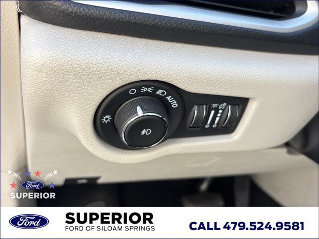 Used 2024 Chrysler Pacifica Limited FWD image 28
