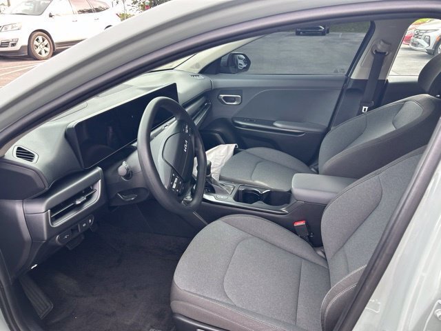 Used 2025 Kia K4 FWD image 9