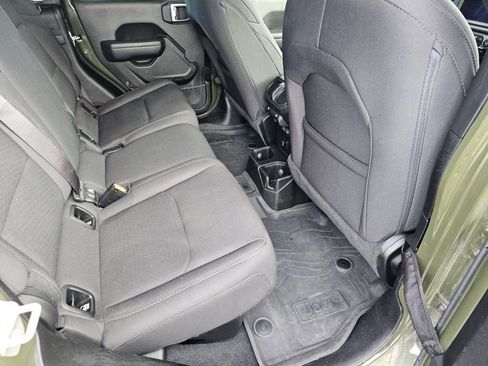 Used 2023 Jeep Gladiator Sport AWD/4WD image 5