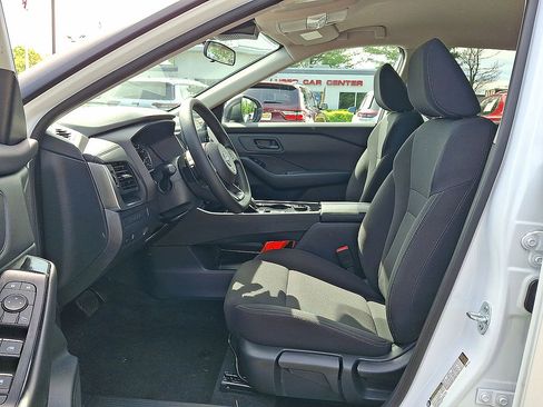 Used 2024 Nissan Rogue S AWD/4WD image 14