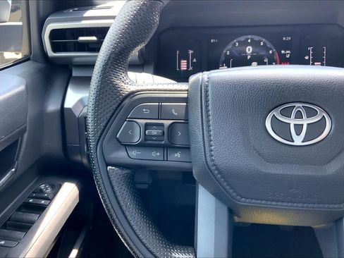 Used 2025 Toyota Tacoma SR5 AWD/4WD image 23