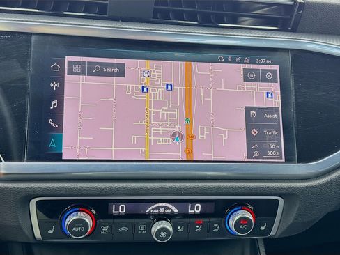 Used 2021 Audi Q3 2.0T Premium Plus w/ Premium Plus Package image 9