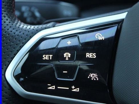 Used 2024 Volkswagen GTI SE image 27